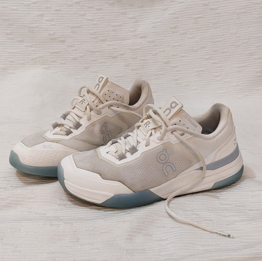On Running The Roger Avantage Pro Women's Sneakers in White and Blue Size 7.5